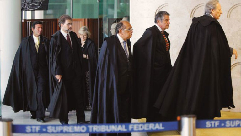 Senador começa a coletar assinaturas para ‘CPI Lava Toga’, visando pente-fino no judiciário