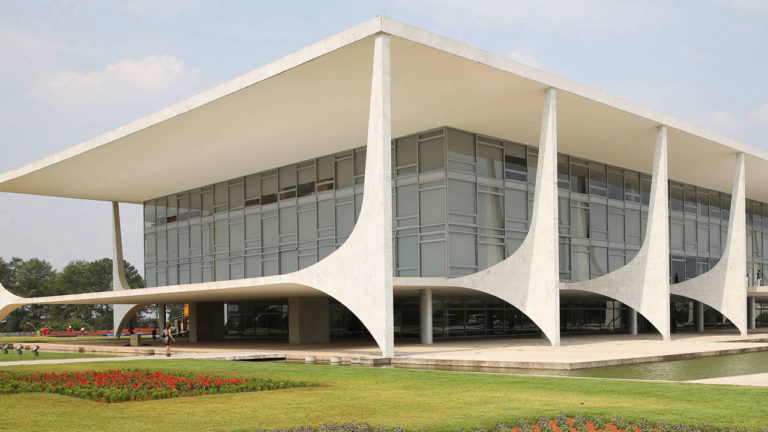 Planalto libera R$ 4,9 bilhões em emendas em um dia e bate recorde