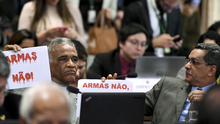 Ameaçados, senadores contrários ao decreto de armas poderão ter escolta
