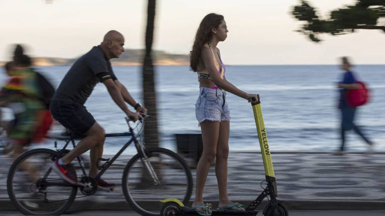 Alerj aprova lei que obriga usuários de patinetes elétricos a realizarem prova no Detran