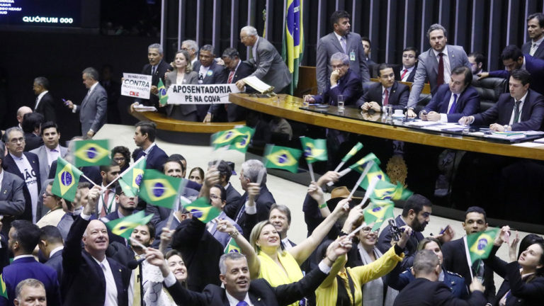 Reforma da Previdência é aprovada em primeiro turno na Câmara com 379 votos a favor