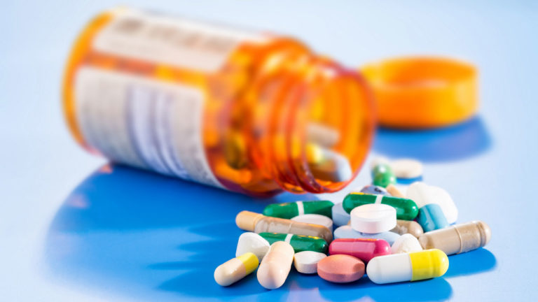 Governo reduz tarifas de importação de medicamentos para HIV e câncer