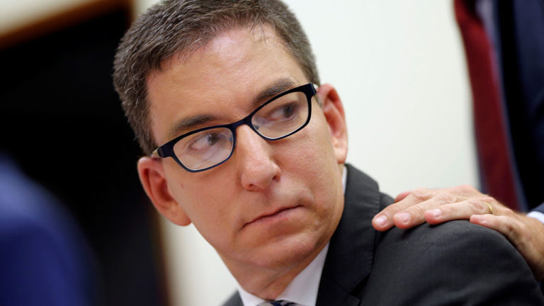 O mundo dá voltas: Greenwald reclama de “vazamento ilegal” do Ministério Público