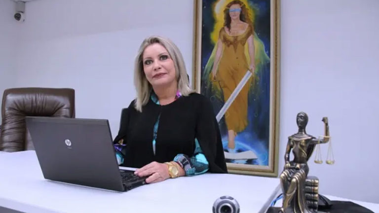 PGR quer cassação imediata da senadora que apoia CPI da Lava Toga