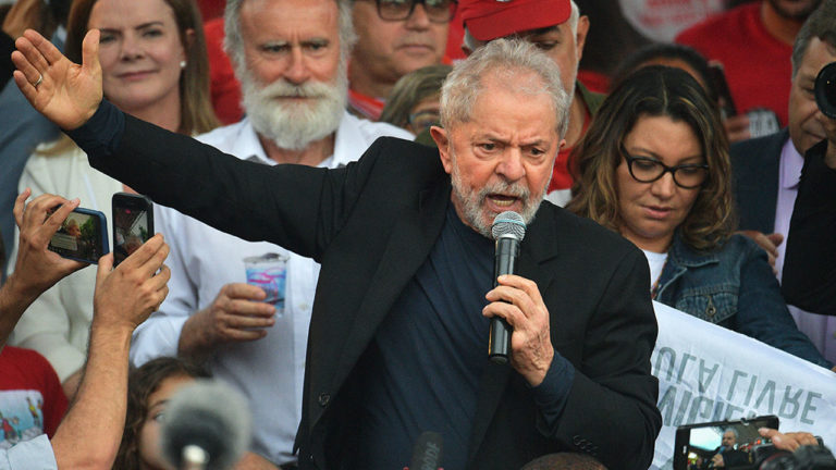 Petistas estão preocupados com volume de vaias contra Lula