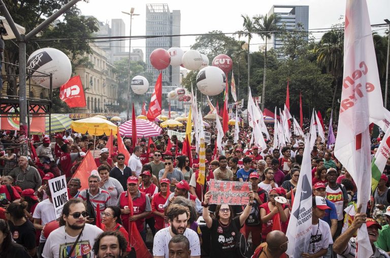 CUT pretende reduzir salários e jornada de trabalho de funcionários