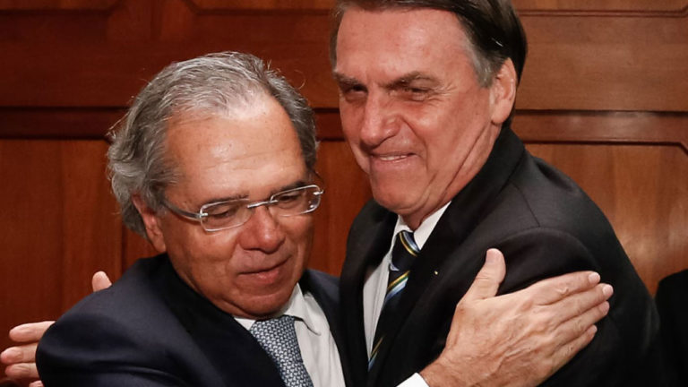“Tenho certeza de que Guedes vai continuar até o último dia”, diz Bolsonaro