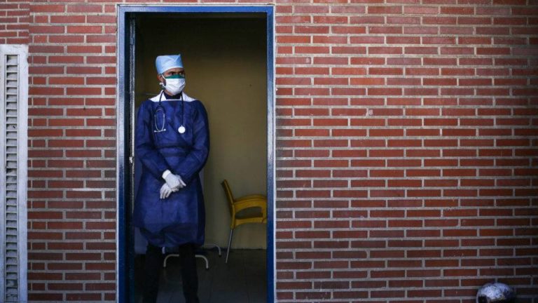 ‘Temos que nos preparar para algo que pode ser ainda mais grave no futuro’, diz OMS sobre pandemia