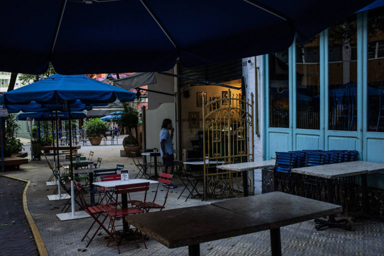 Mais de 600 mil já foram demitidos de restaurantes e bares devido ao vírus chinês