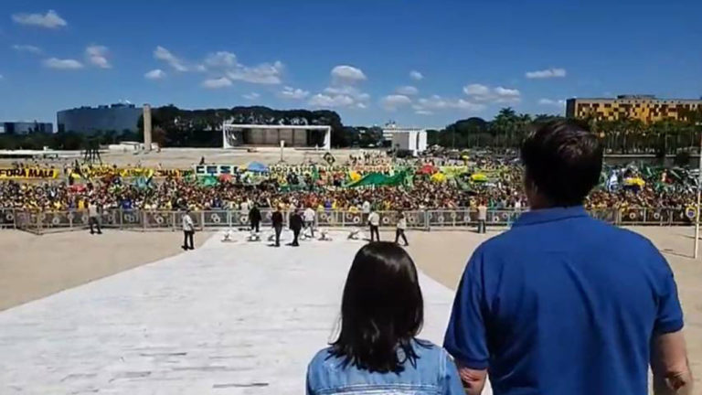 Bolsonaro: “Não vamos admitir mais interferência, acabou a paciência”