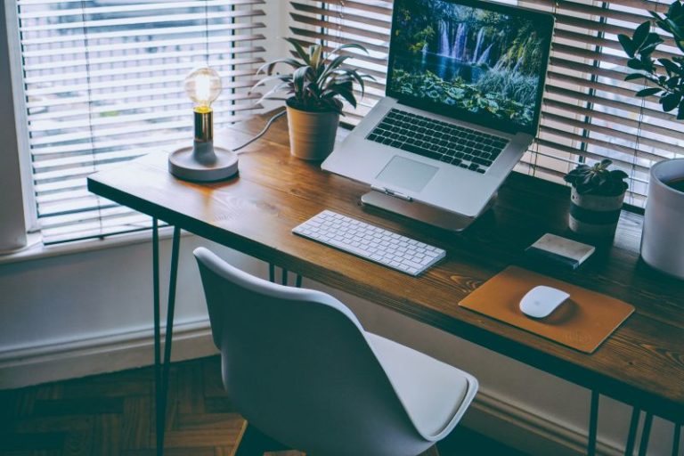 Companhias já aderem ao home office permanente