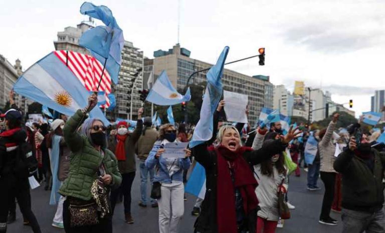 Milhares vão às ruas na Argentina contra estatização de empresa
