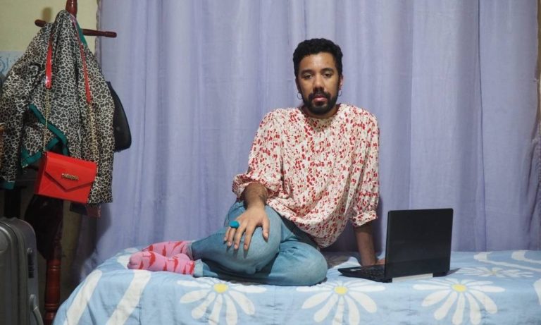 Volta de jovens adultos para a casa dos pais torna-se realidade em várias famílias brasileiras com a pandemia