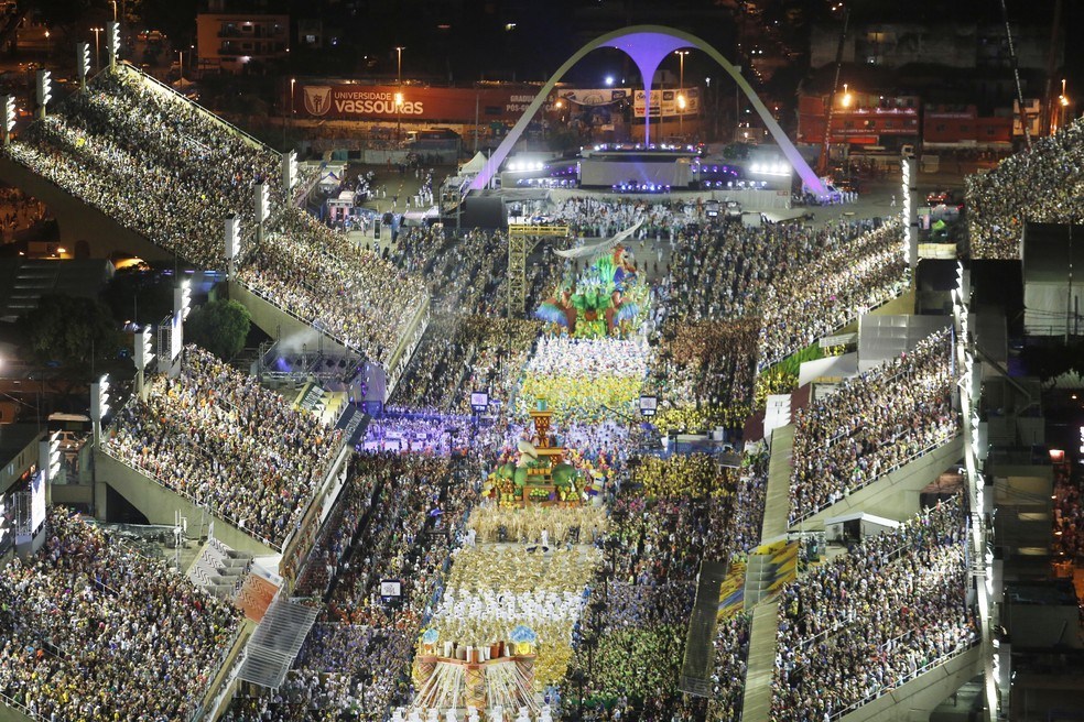 Desfile das escolas de samba no Rio é adiado
