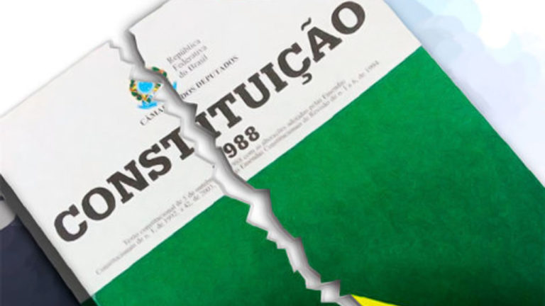 Líder do governo quer plebiscito para mudar Constituição