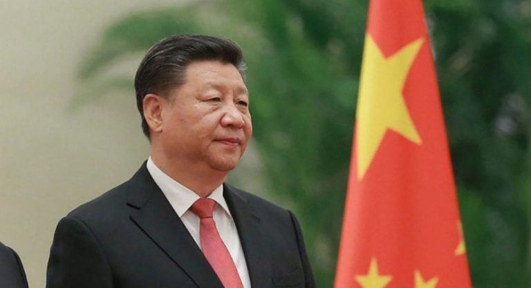 Presidente da China pressiona por um código QR global do vírus chinês