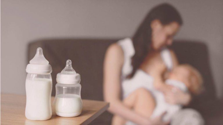 Hospital do Reino Unido substitui o termo ‘leite materno’ por ‘leite humano’ para ‘ser mais inclusivo’
