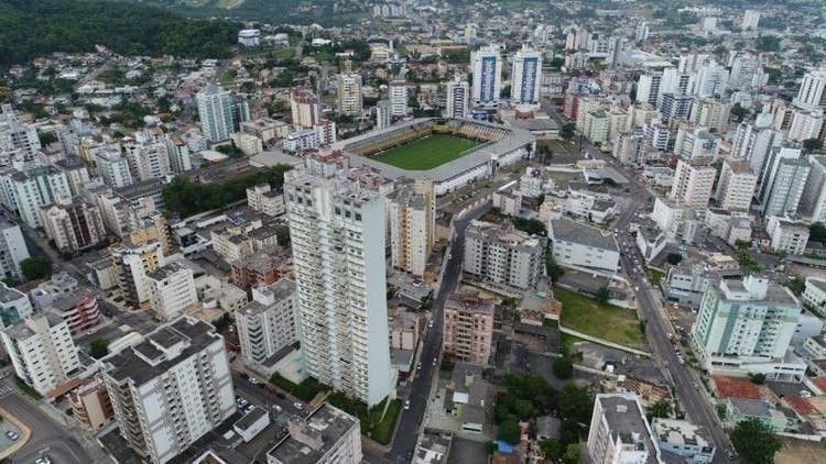 Prefeito de Criciúma cria licença voluntária para servidores: ‘Lockdown sem remuneração’