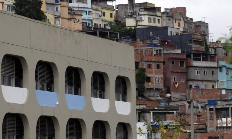 A vizinhança define a escola
