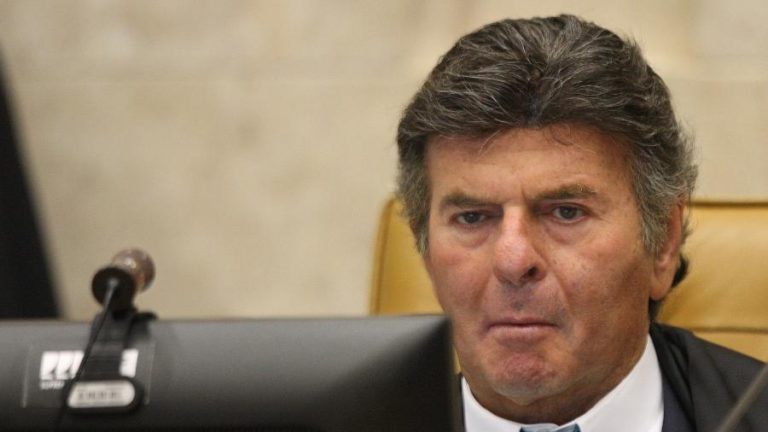 Fux diz que acertou com Bolsonaro reunião entre Poderes para estabilidade democrática