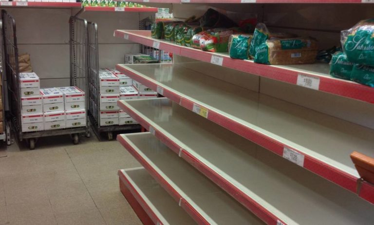 Argentina congela preços de 1.247 produtos para tentar conter inflação