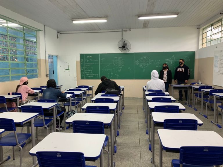 Alunos do ensino médio de SP têm pior desempenho da história