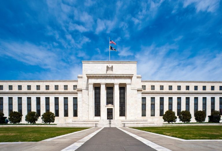 Fed sobe juros dos EUA em 0,75 pontos percentuais, maior aumento desde 1994