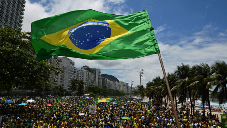 No domingo sairei de casa – J. Agamol