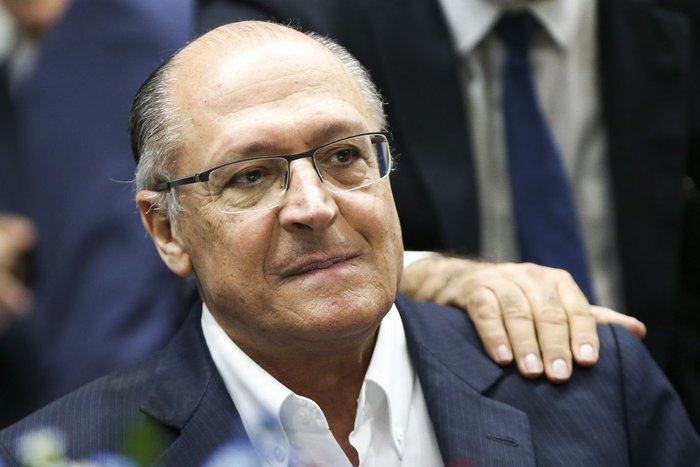 Alckmin contradiz Lula e garante que reformas não serão desfeitas