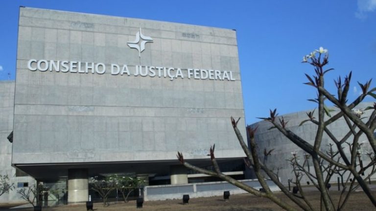 Juízes federais ganham penduricalho por tempo de serviço e podem embolsar até R$ 2 milhões