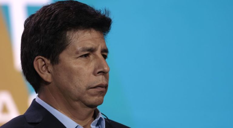 Pedro Castillo é detido no Peru após tentativa frustrada de golpe