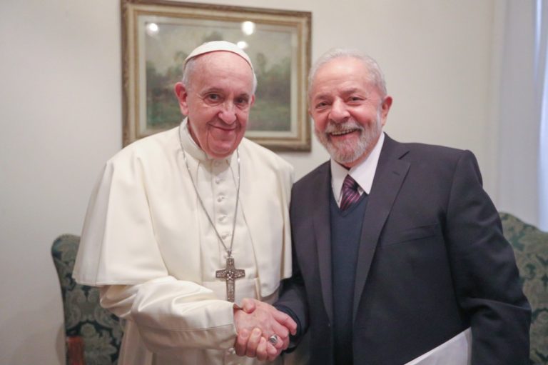 Papa diz que Lula foi vítima de fake news