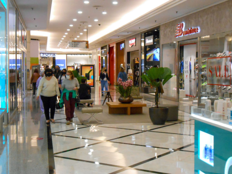 Natal tem pior venda em três anos, segundo Serasa; queda é de 1,4% sobre 2022