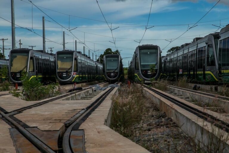 Mato Grosso começa a desmontar o VLT, obra que custou R$ 1 bilhão