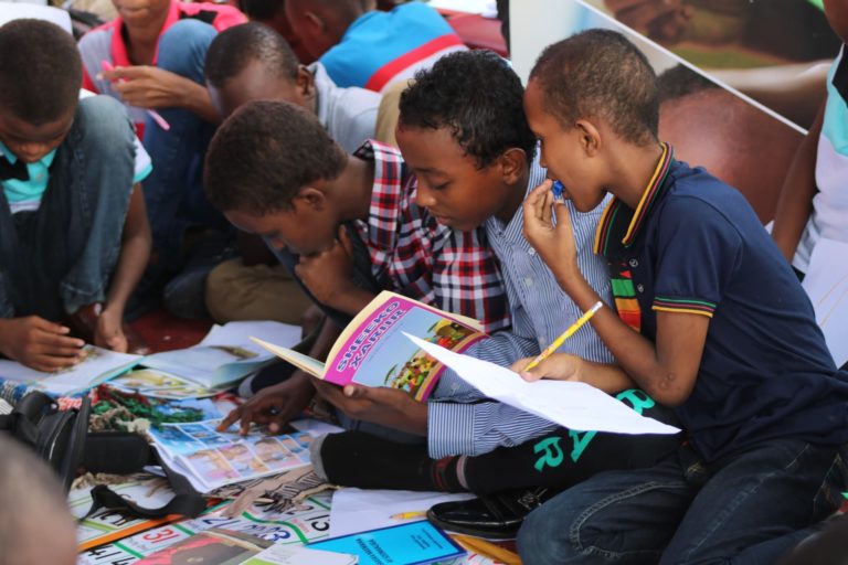 Em teste de habilidades de leitura entre crianças, Brasil ocupa 39º lugar em ranking com 43 países