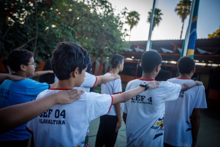 Estados investem em escolas cívico-militares de Bolsonaro e contrariam orientação do MEC