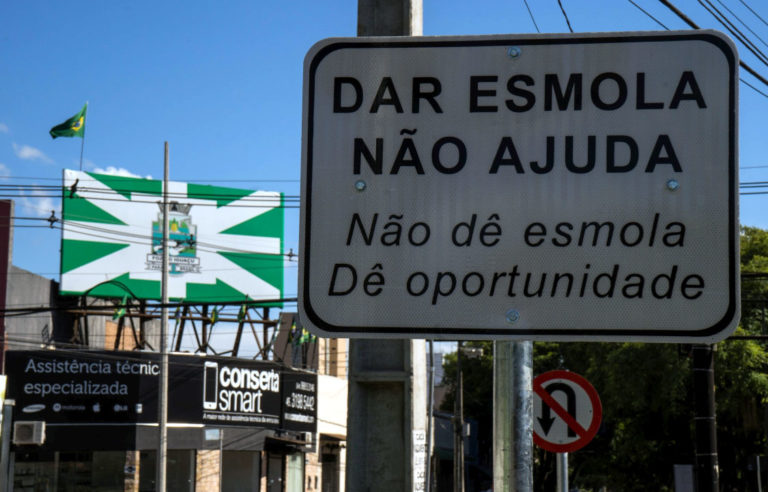 É caridade mesmo?