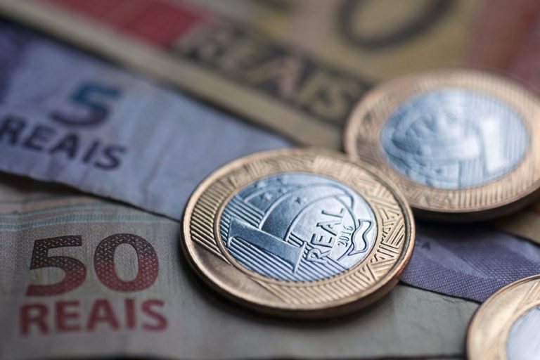 Salários caem para menos de 40% do PIB, menor nível em 19 anos