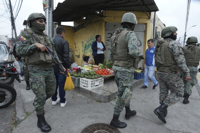 Equador: Presidente declara “conflito armado interno” após onda de violência; país tem toque de recolher