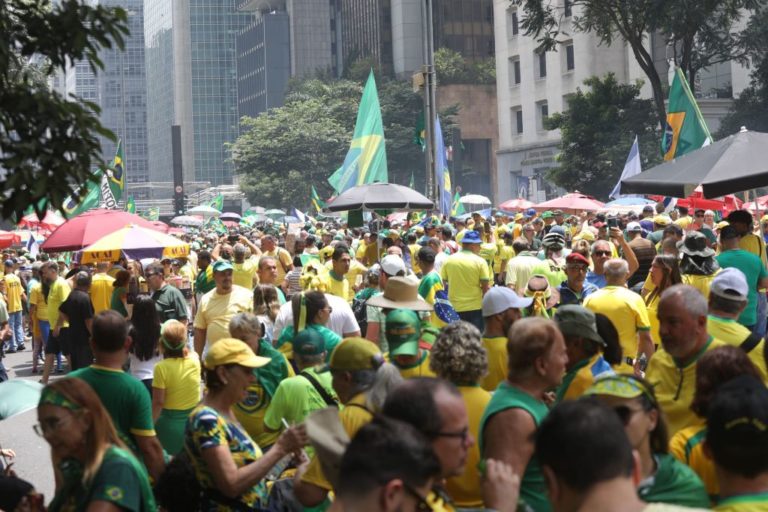 Esquerda admite dificuldade de mobilização e articula atos em março