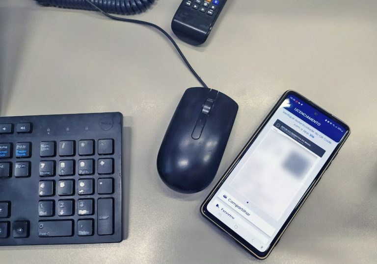 Detran-RJ volta a cobrar pela emissão do CRLV digital, e motoristas terão de pagar boletos de 2023 e 2024