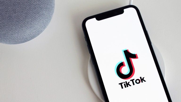 TikTok ganha preferência entre a Geração Z em relação ao Google para pesquisas