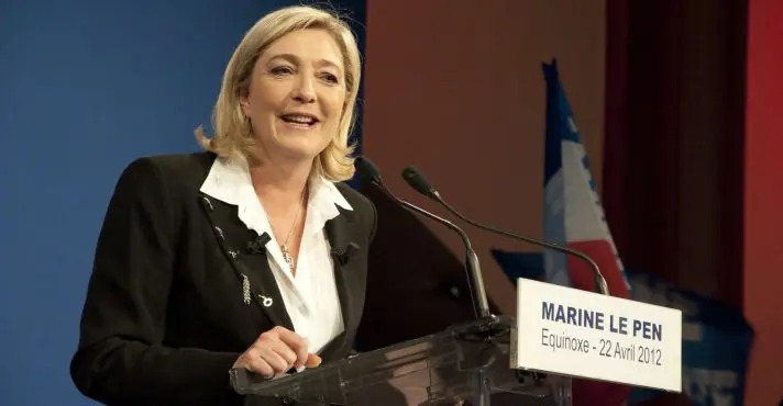 Justiça francesa condena Marine Le Pen por desvio de verba e a torna inelegível