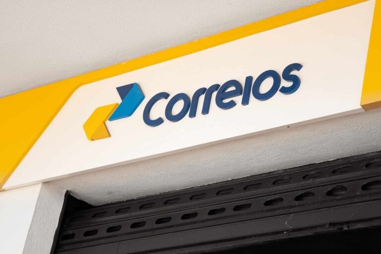 Em crise, Correios lançam proposta que prevê redução de jornada, suspensão de férias e fim do trabalho remoto