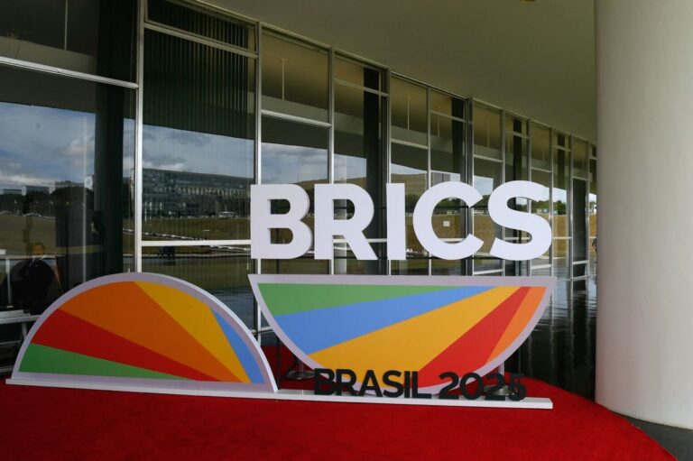 Cúpula do Brics esvaziada enfrenta dificuldades para manter agenda